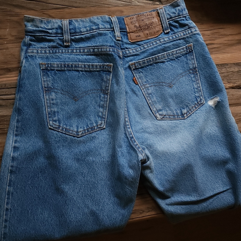 Aligrace Vintage Levi Mid-Rise Taper Jeans - Picture 3 of 8